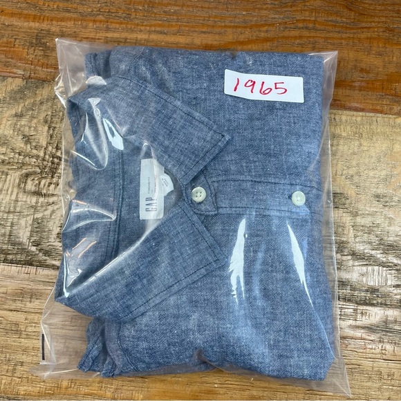 GAP Men’s Large standard fit linen button down blue crush - Picture 9 of 9